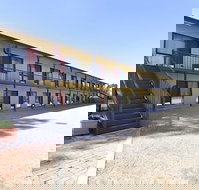 Wentworth Central Motor Inn - Renee