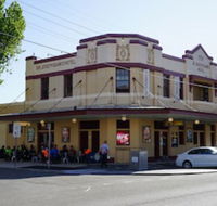 Sir Joseph Banks Hotel - Renee