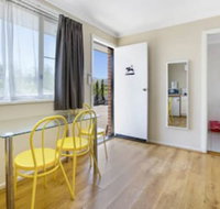 Tamworth Lodge Motel - Petrol Stations