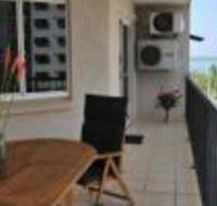 Inner city Cardona Court apartment - Internet Find