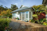 Glenelg on King Bed  Breakfast