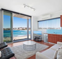 Bondi Vista Beachfront Apartment - Renee
