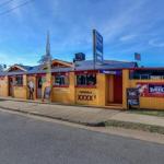 Fernvale Hotel Motel
