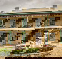 Segenhoe Inn Historic Bed  Breakfast - Renee