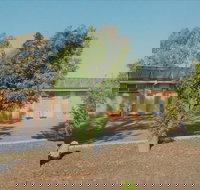 Junee Motor Inn - Renee