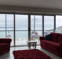 Caseys Beach Retreat - Renee