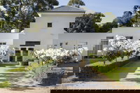 Lancemore Lindenderry Red Hill