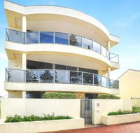 Ultimate Esplanade 3 Storey Experience WiFi - Internet Find