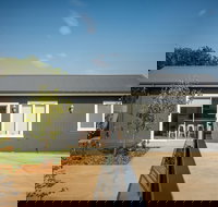 Kirsten Accommodation Parkes - Renee