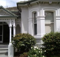 Riverbank Villa Devonport - Internet Find