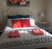 Art Deco Cottage - Renee