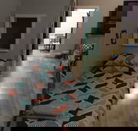 Ned's Studio Apartment - Renee