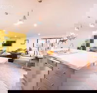 Euphoria House - Renee