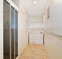 Delany Surprise Pet friendly house - Renee