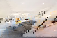 Business in Hope Island QLD Renee Renee