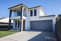 The Races - Swanport