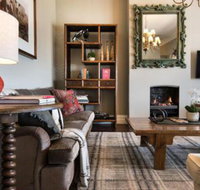 Hillcrest Apartment - Renee