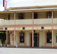 Royal Exchange Hotel - Renee