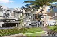 The Peninsula at Hope Island