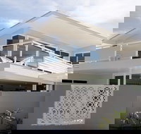 Paddle on Seven Mile Lennox Head - Swimm