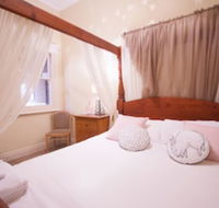 Charleston House - Mathoura - Renee