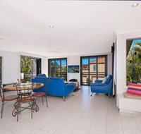 Rayners Secret Lennox Head - Swimm