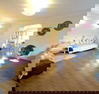 Family Home in Prime Location - Swimm