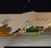 Alamo Motor Inn - Renee