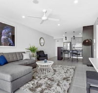 Direct Hotels - North Shore Kawana - Renee