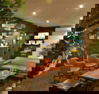 Garden Hotel - Renee