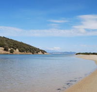 Steeles Island Retreat - Internet Find