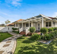 Viola House - Renee