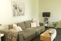 Two Bedroom Gem Short Drive to MONA