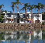 Beachfront 5 25 Willow Street - Internet Find