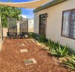 Cute Private Studio Flat with AIRCON - Renee