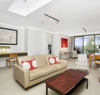 Sunny  Spacious Two Bdr Apt SPF13 - Qld Realsetate
