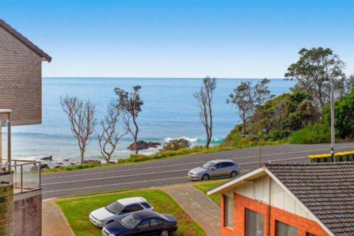 Lighthouse Beach NSW Internet Find