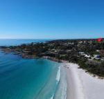 GRANITE BEACH HOUSE at Bay of Fires - Internet Find