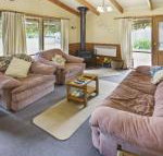 Cedar Cottage Close to water  pet friendly - Internet Find