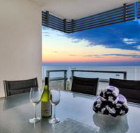 Oceana Darwin Central Oceanfront 3 bedroom 2 Lounge Room Pool Gym Tennis Court Sleeps 9 - Internet Find