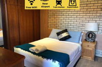 Retro 1bedroom StudioClose to airport  CBD