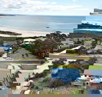 Lazy Wave Beach House - Internet Find