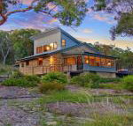 Sydney View 70km from Sydney 1000km from care - Swimm