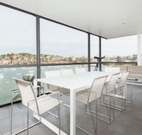 Harbour Front Single Level Apartment - Renee