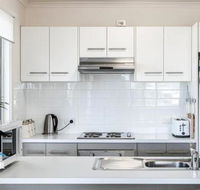 Contemporary House  Seaviews - Swimm