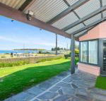 Victor Harbor Beachfront Bliss  WiFi - Swimm