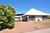 Osprey Holiday Village Unit 120 Colourful 3 Bedroom Holiday Villa with a Pool in the Complex