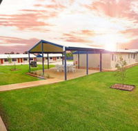 Eastend Studio Apartments - Renee