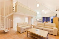 Osprey Holiday Village Unit 105 Tranquil 3 Bedroom Holiday Villa with a Pool in the Complex