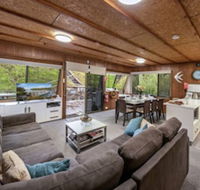 Boats And Bedzzz Houseboat Stays  Renmark River Villas - Internet Find